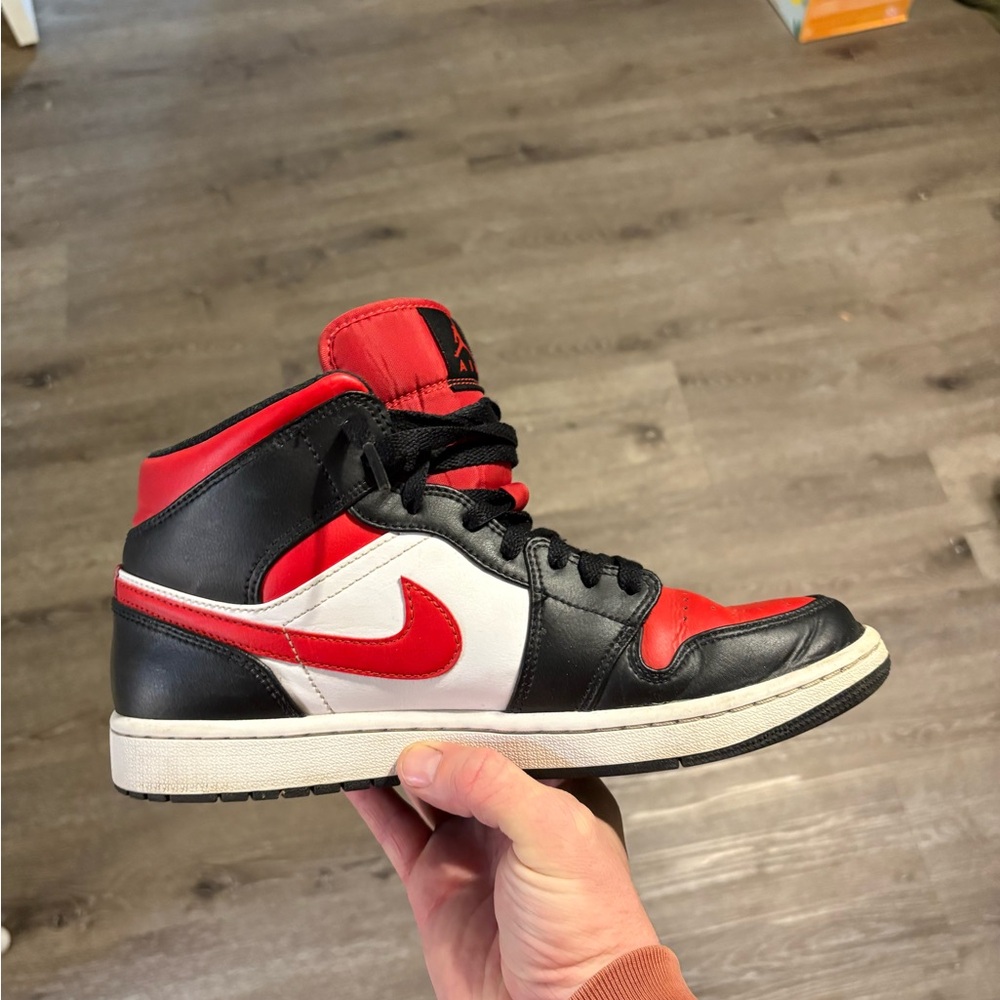 Men's Jordan 1 Mid - Picture 4 of 11